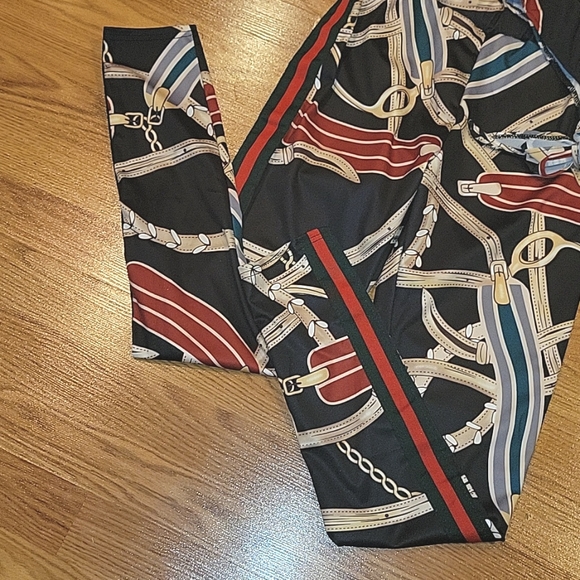 NWOT 2 Piece Gold Chain Belt Red Green Stripe Print Outfit - Picture 6 of 12